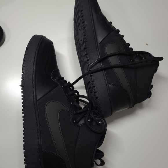 Nike Court Borough Mid Winter Black(sizes 9.5) - Picture 2 of 8